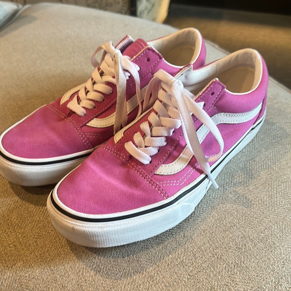 Pink women’s vans gently worn